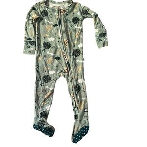 POSH PEANUT Baby's To The Stars Footed One Piece 3-6 Months